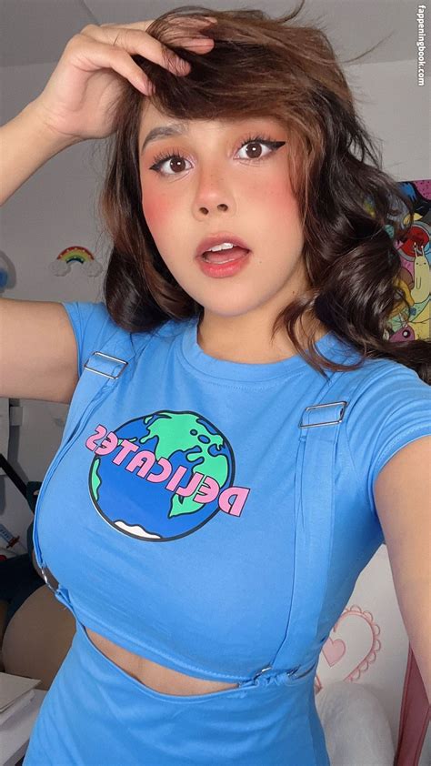 Neekolul is an American Twitch streamer, YouTuber, and social media personality who had shot to fame in March 2020 with a TikTok clip where she had lip-synced to a song titled Oki Doki Boomer while wearing a crop top which had featured the image of Bernie. . Neekolul nude